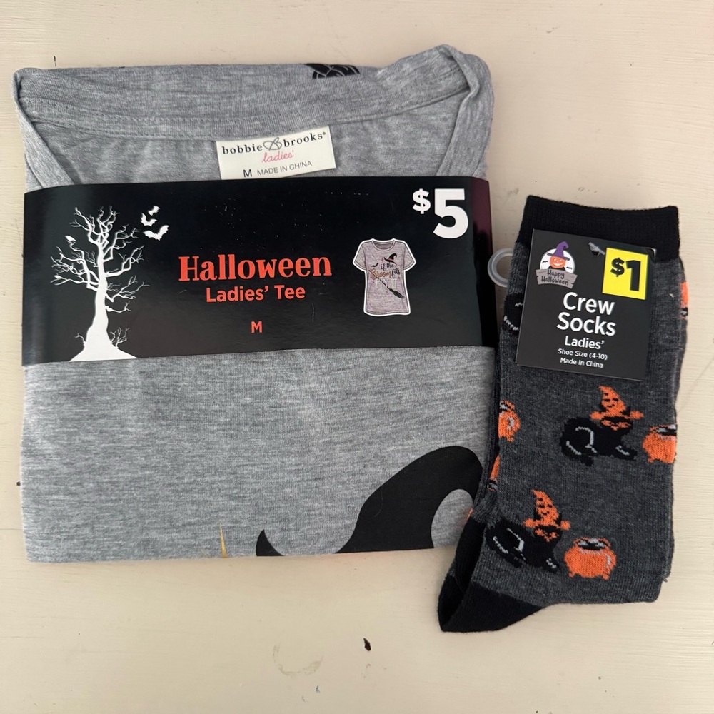 Bobbie Brooks Witch Halloween T Shirt with Pair of Socks. NEW. Medium